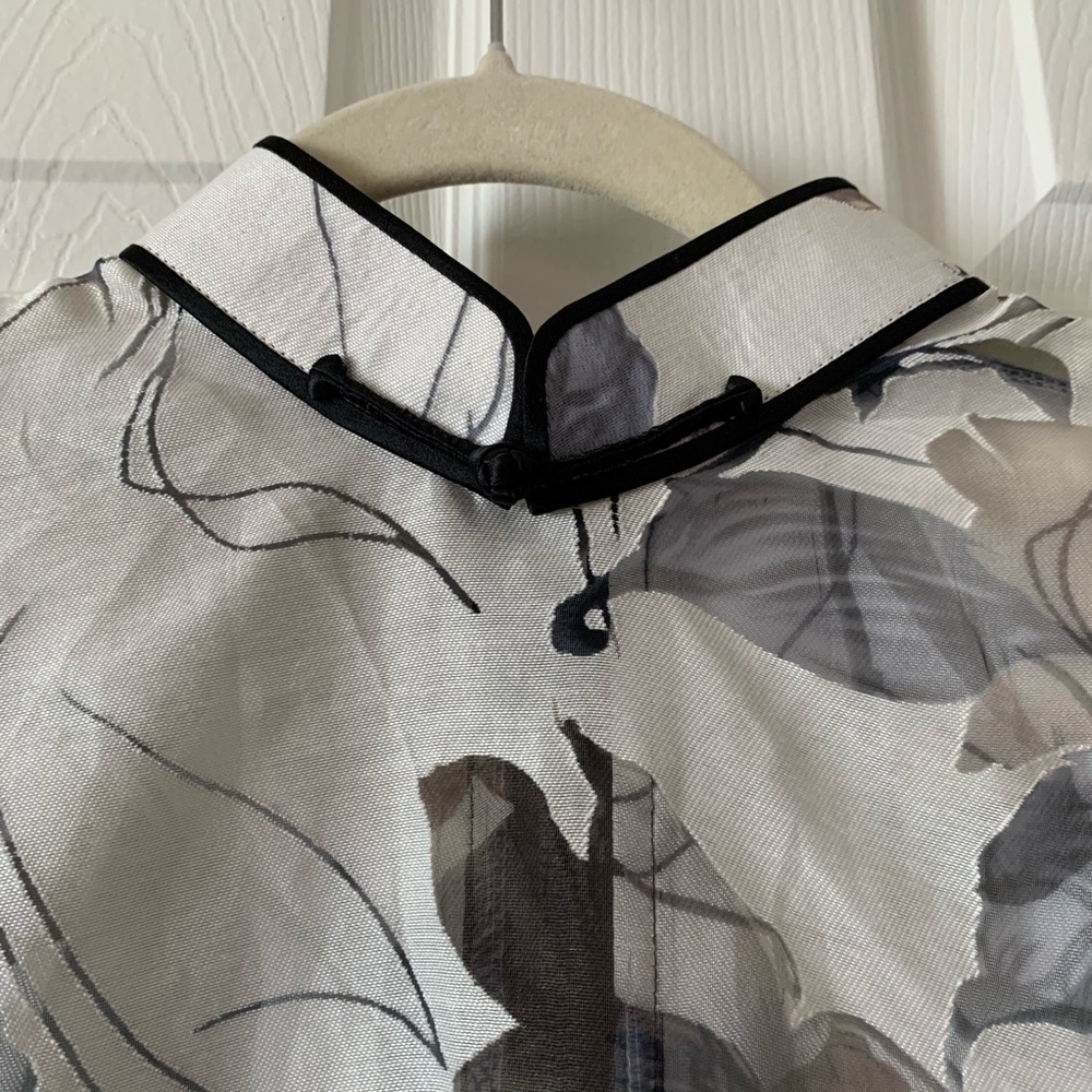 Silky blouse - Picture 3 of 4